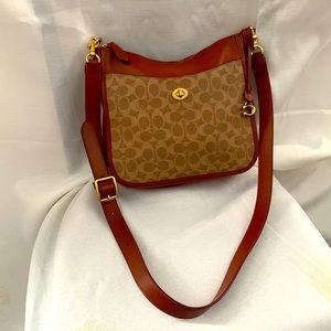 Coach canvas signature crossbody bag